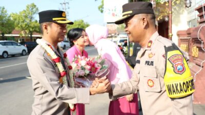 Farewell Parade Sertijab Kapolres Mojokerto Kota, AKBP Daniel Komitmen Lanjutkan Program