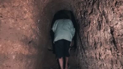 Akses jalan di dalam gua yang cukup untuk satu orang. (Erix/kabarterdepan.com) 