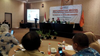 Sosialisasi pengawasan partisipatif Bawaslu Kota Mojokerto, Kamis (7/12/2023). (Lintang/kabarterdepan.com) 