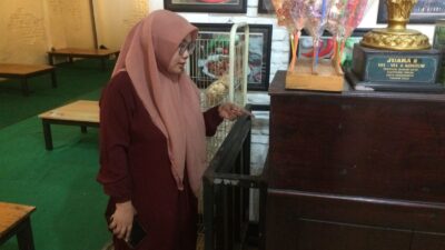 Nurindah, manajer Warung Cak Muk. (Erix/kabarterdepan.com) 