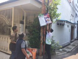 Ratusan APK di Kota Mojokerto Ditertibkan Karena Melanggar, Ada yang Dipaku di Pohon
