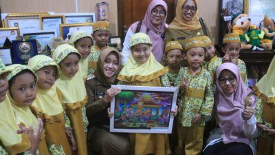 50 Siswa TK Aisyiyah Bustanul Athfal 06 Mojosari Kunjungi Kantor Bupati Mojokerto