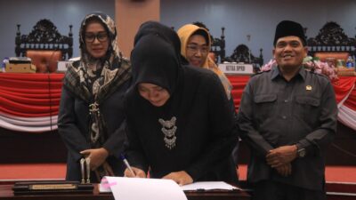 Bupati Mojokerto Hadiri Rapat Paripurna, Bahas Raperda RTH