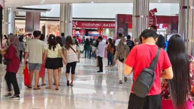 Suasana Sunrise Mall yang diserbu pengunjung saat Natal 2024 (Redaksi Kabarterdepan.com) 