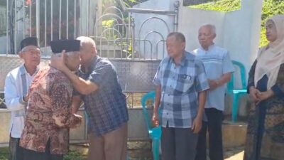 Mantan Bupati Mojokerto Achmady Menghirup Udara Bebas dan Disambut Keluarganya