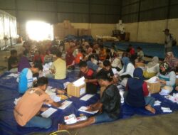 KPU Kabupaten Mojokerto Libatkan 350 Pekerja dalam Pelipatan Surat Suara