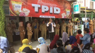 Pj Wali Kota Mojokerto saat meresmikan TPID, Selasa (16/1/2024). (Erix/kabarterdepan.com) 
