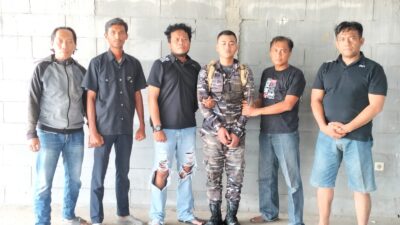 Tim Gabungan Denintel Pasmar 2 bersama tersangka Marinir Gadungan (Redaksi Kabarterdepan.com)