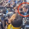 Detik-detik Politikus Korea Selatan Ditikam di Leher saat Diwawancarai Wartawan