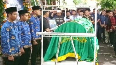 Upacara pelepasan jenazah almarhum Didik Chusnul Yakin, Sabtu (13/1/2024). (Joe/kabarterdepan.com)
