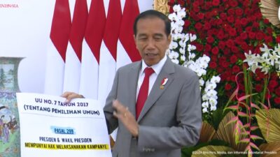 Presiden Jokowi saat klarifikasi presiden noleh memihak, Jumat (26/1/2024). (Tangkapan layar YouTube @sekretariatpresiden) 