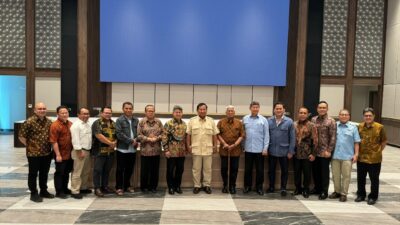 Prabowo saat berkunjung ke pengurus KWI, Jumat (26/1/2024). (Instagram @prabowo)