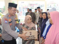 Jumat Curhat, Polres Pasuruan Salurkan Bansos untuk Warga Kecamatan Sukorejo
