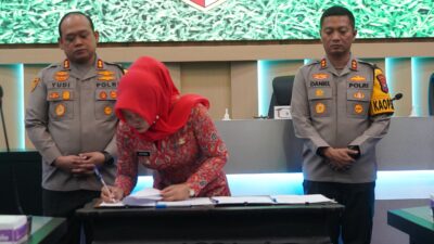 Persiapan Pilkada 2024, Bupati Mojokerto Tandatangani NPHD Pemilihan Kepala Daerah