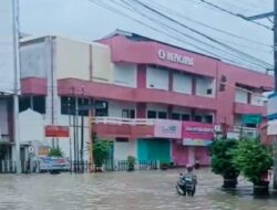 Pusat Kota Purwodadi Grobogan Dikepung Banjir, Aktivitas Warga Lumpuh Total