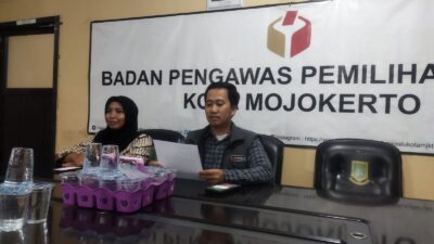 Konferensi pers Bawaslu Kota Mojokerto, Sabtu (10/2/2024). (Redaksi/kabarterdepan.com) 