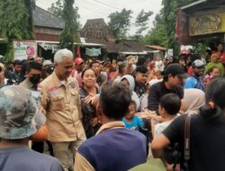 Ganjar Pranowo Kunjungi Korban Banjir Grobogan, Ajak Relawan Gotong Royong