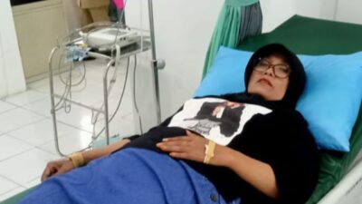 Kondisi Sri Purwa Ningsih, Anggota Panwas TPS 22 Desa Di moro saat dirawat di Puskesmas Toroh 1 Grobogan. (Masrikin/kabarterdepan.com) 
