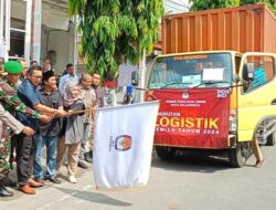 Pj Wali Kota Mojokerto Lepas Pendistribusian Logistik Pemilu 2024, Ini Pesannya
