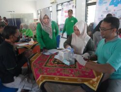 Jumat Bangkit, Bupati Mojokerto Ajak Senam dan Cek Kesehatan Para ASN