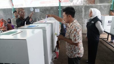 Monitoring Pelaksanaan Pemilu, Bupati Mojokerto Tinjau 3 TPS