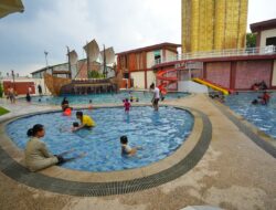 Usai Nyoblos Pemilu, Warga Mojokerto Manfaatkan Promo di Pemandian Sekarsari