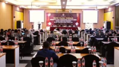 Proses rapat pleno terbuka rekapitulasi suara KPU Grobogan, Sabtu (2/3/2024). (Masrikin/kabarterdepan.com)
