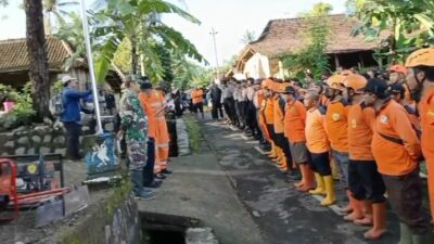Tim Gabungan Dikerahkan dalam Pencarian Dua Korban Tanah Longsor di Sragen.