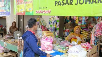 Aktifitas pedagang di Pasar Johar Semarang. (Ahmad/kabarterdepan.com)