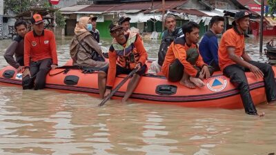 Upaya pencarian korban banjir oleh Tim SAR gabungan di Grobogan. (Masrikin/kabarterdepan.com)