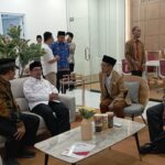 Kabid Haji dan Umrah Kanwil Kemenag Jatim, Abdul Haris (kedua dari kiri) saat menghadiri Grand Opening Panglima Ekspres Lounge di Surabaya, Senin (18/3/2024). (Catur/kabarterdepan.com)