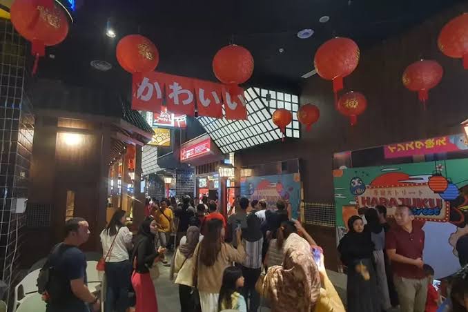 Harajuku Street jelang buka puasa di Semarang. (Ahmad/kabarterdepan.com) 