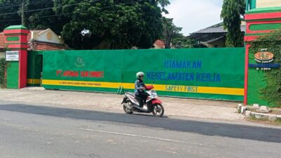 Pabrik rokok PT Aroma Sukawati di jln A.Yani, Klangon, Karang Tengah, Sragen. (Masrikin/kabarterdepan.com)