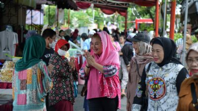 Wali Kota Semarang Hevearita Gunaryanti Rahayu (kerudung pink) menghadiri Festival Ramadan Pegadaian 2024, Senin (25/3/2024). (Ahmad/kabarterdepan.com)