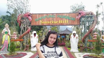 Gerbang masuk Kampung Horor di Semarang. (Ahmad/kabarterdepan.com)