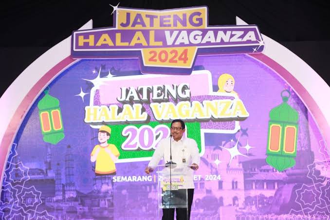 Pj Gubernur Jawa Tengah, Nama Sudjana memberikan sambutan dalam Jateng Halal Vaganza, Rabu (27/3/2024). (Ahmad/kabarterdepan.com) 