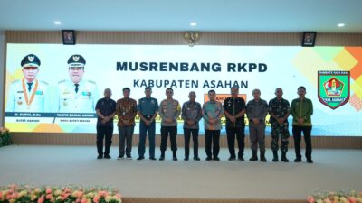 Bupati Asahan saat foto bersama dalam Musrenbang RKPD Kabupaten Asahan tahun 2025. (Adha/kabarterdepan.com)