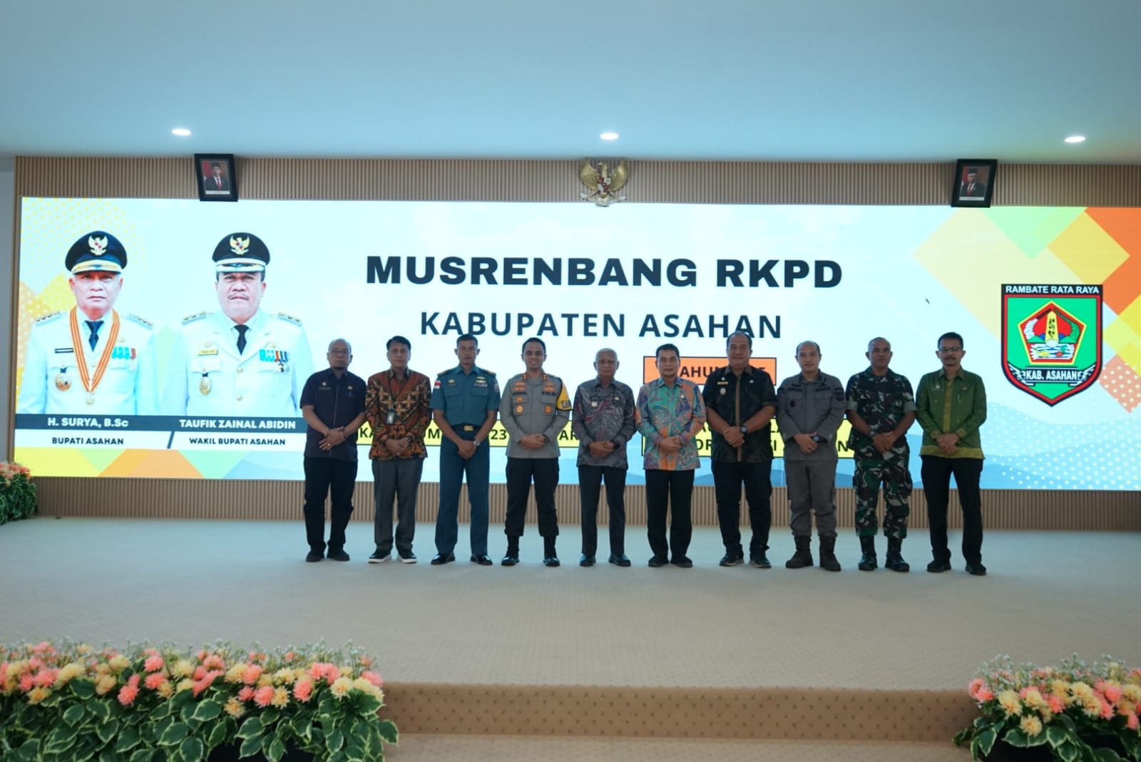 Bupati Asahan saat foto bersama dalam Musrenbang RKPD Kabupaten Asahan tahun 2025. (Adha/kabarterdepan.com) 