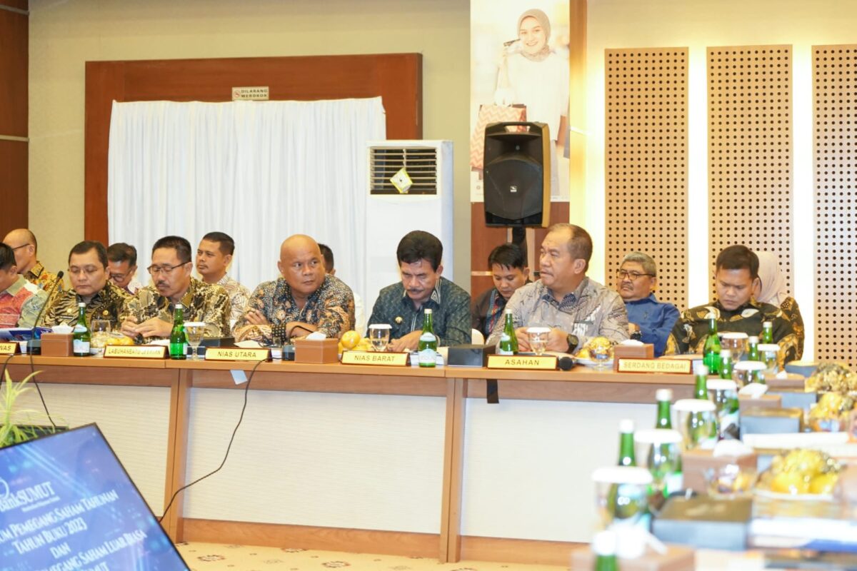 Wakil Bupati Asahan saat mengikuti RUPS Bank Sumut. (Adha/kabarterdepan.com) 