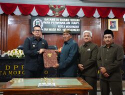 DPRD Kota Mojokerto Sampaikan 42 Rekomendasi untuk Pemkot, PJ Wali Kota : Bahan Evauasi dan Perbaikan
