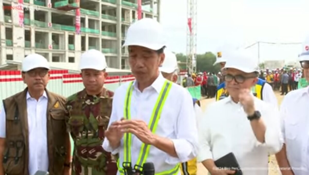 Presiden Jokowi memberikan keterangan pers, Jumat (1/3/2024). (Tangkapan layar Youtube Sekretariat Presiden)