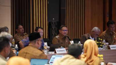 IMG 20240304 230840 1 Pj Wali Kota Batu saat memimpin rapat, Senin (4/3/2024). (Yan/kabarterdepan.com)