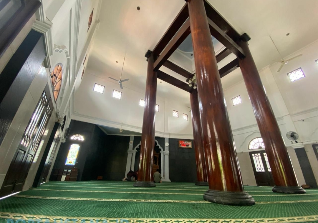 Empat tiang masjid Sekayu yang dipertahankan. (Ahmad/kabarterdepan.com) 