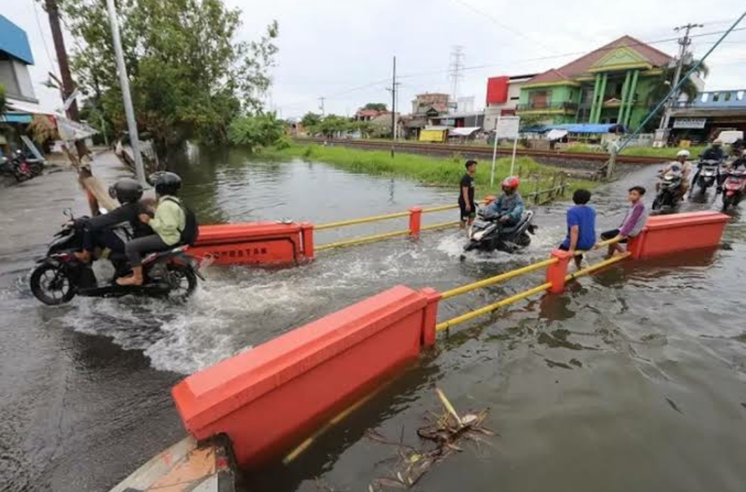 Banjir yang melanda Semarang. (Ahmad/kabarterdepan.com) 