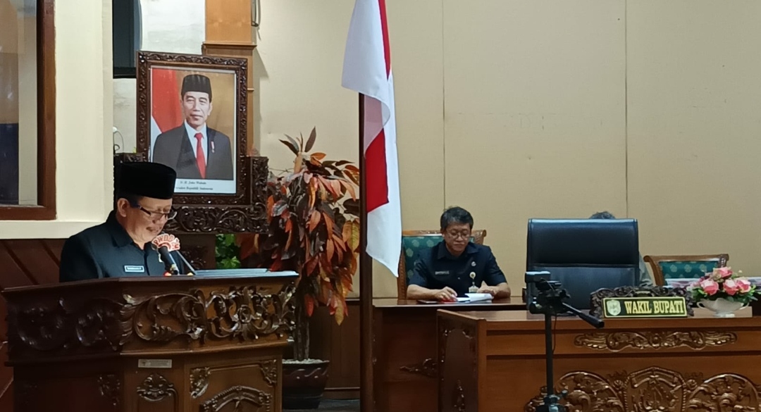 Wakil Bupati Grobogan Buang Pujiyanto saat membacakan pertanggungjawaban LKPJ. (Masrikin/kabarterdepan.com) 
