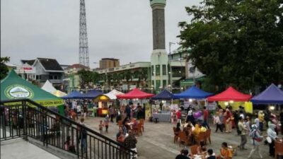 Serunya Berburu Takjil di Pasar Dadakan Depan Masjid Agung Kauman Semarang