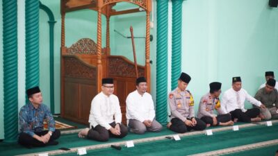 Pj Wali Kota Batu Aries Agung Paewai dalam kegiatan acara Safari Ramadan. (Yan/kabarterdepan.com)