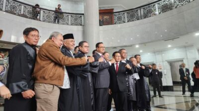 Anies Baswedan bersama Muhaimin Iskandar hadir dalam sidang sengketa pemilu di MK, Rabu (27/3/2024). (Fajri/kabarterdepan.com)