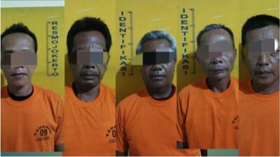 Kelima sopir yang ditangkap karena main judi remi. (Humas Polsek Trowulan)
