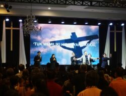 Ratusan Umat Kristiani Rayakan Jumat Agung di GBT Kota Mojokerto